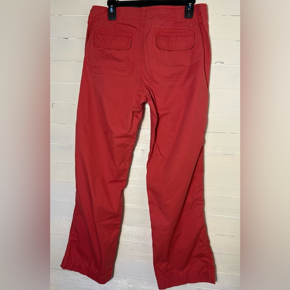 IZod red (faded) cargo pants. Women’s size 10, can be worn as pants or Capri. - Picture 5 of 12